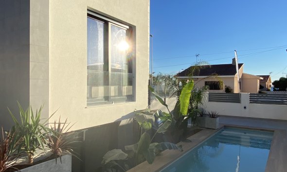 Nybyggeri - Villa -
La Mata