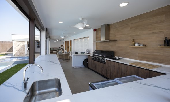 Nybyggeri - Villa -
Jerónimo y Avileses