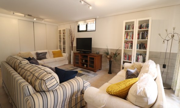 Gensalg - Villa -
Algorfa - Lo Crispin