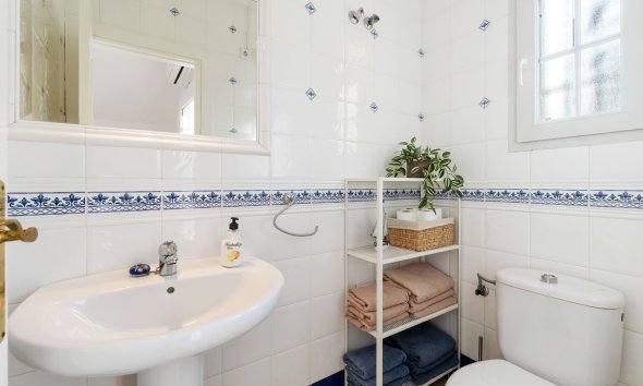 Reventa - Villa -
Villamartín