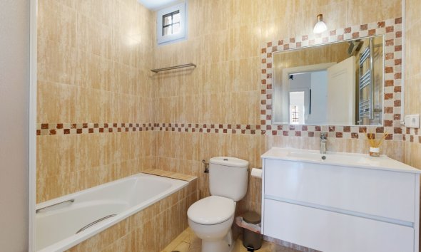 Reventa - Villa -
Villamartín