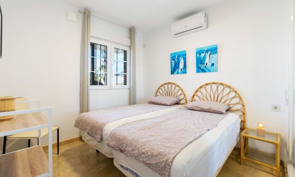 Reventa - Villa -
Villamartín