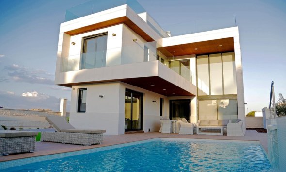 Obra nueva - Villa -
Dehesa de Campoamor