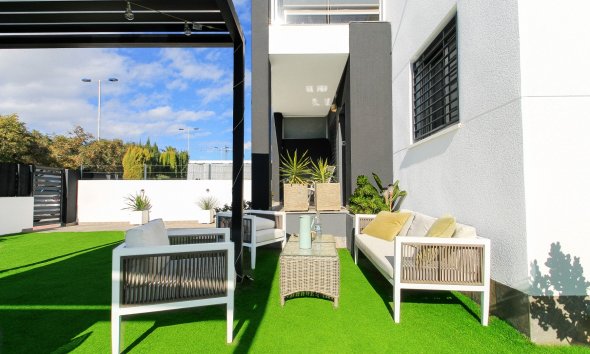 Gensalg - Rækkehus -
Torrevieja - Aguas Nuevas