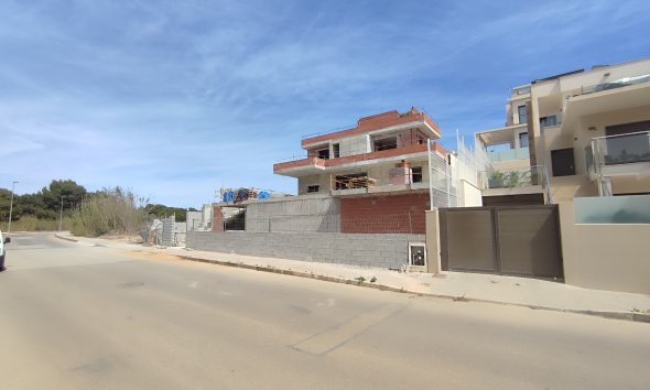 Obra nueva - Villa -
Dehesa de Campoamor