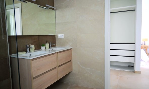 Obra nueva - Villa -
Dolores