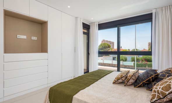 Obra nueva - Villa -
Playa Paraiso