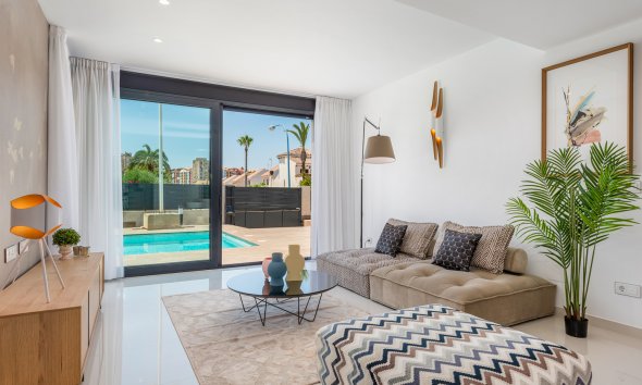 Obra nueva - Villa -
Playa Paraiso