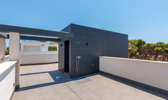 Obra nueva - Villa -
Playa Paraiso